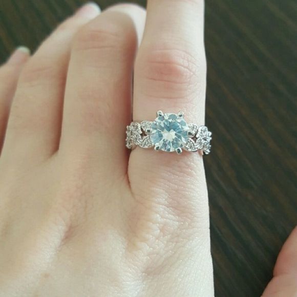 Stunning Silver Ring - Picture 4 of 4